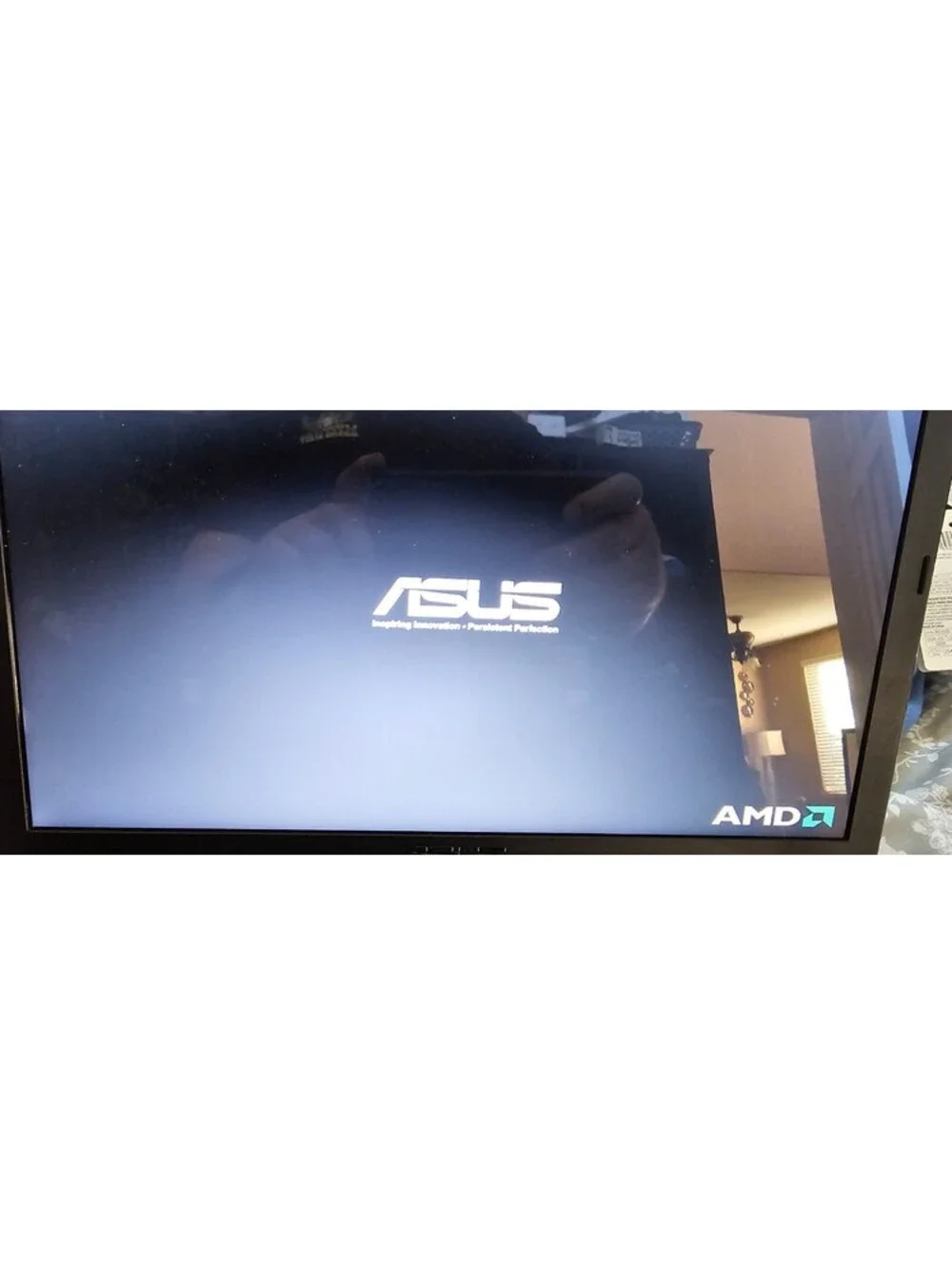 ASUS X401U / 320GB HDD / 4GB RAM / AMD E1-1200 1.40GHz / 14